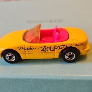 Vintage Hot Wheels 1990 Mazda Miata MX-5 Convertible Pink Interior Diecast